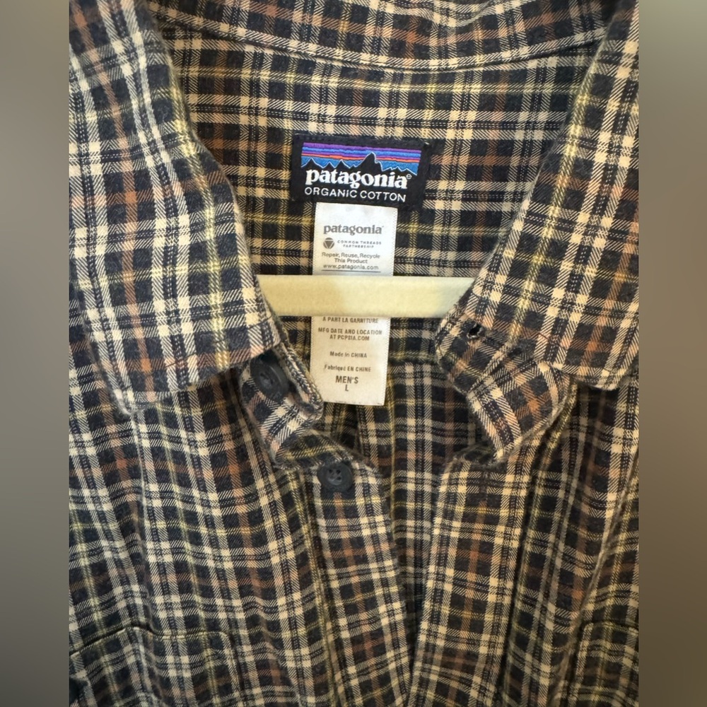 Patagonia Thick Button Down - Picture 3 of 4